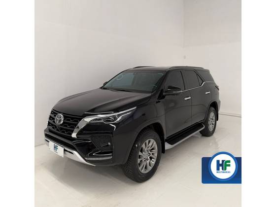 TOYOTA HILUX SW4 2.8 D-4D TURBO DIESEL SRX 7L 4X4 AUTOMÁTICO